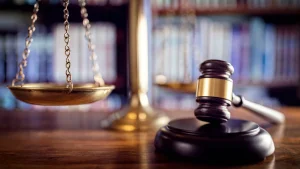Медицина қызметкерін балағаттаған зейнеткерге айыппұл салынды