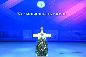 ЕЛ ИГІЛІГІ ЖОЛЫНДАҒЫ ЕҢБЕК БАҒАЛАНЫП, ҚҰРЫЛЫСШЫЛАРҒА ҚҰРМЕТ КӨРСЕТІЛДІ