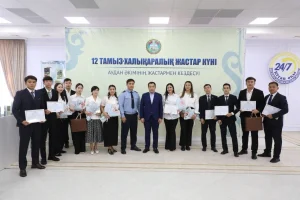 АУДАН ӘКІМІ ЖАСТАРМЕН ЕРКІН ФОРМАТТА КЕЗДЕСТІ