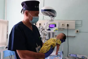 Жаңа туған нәрестеден салмағы 2 келі ісік алынды